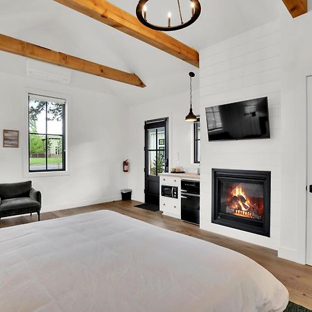 The Scout Boutique Cottages Систърс Екстериор снимка