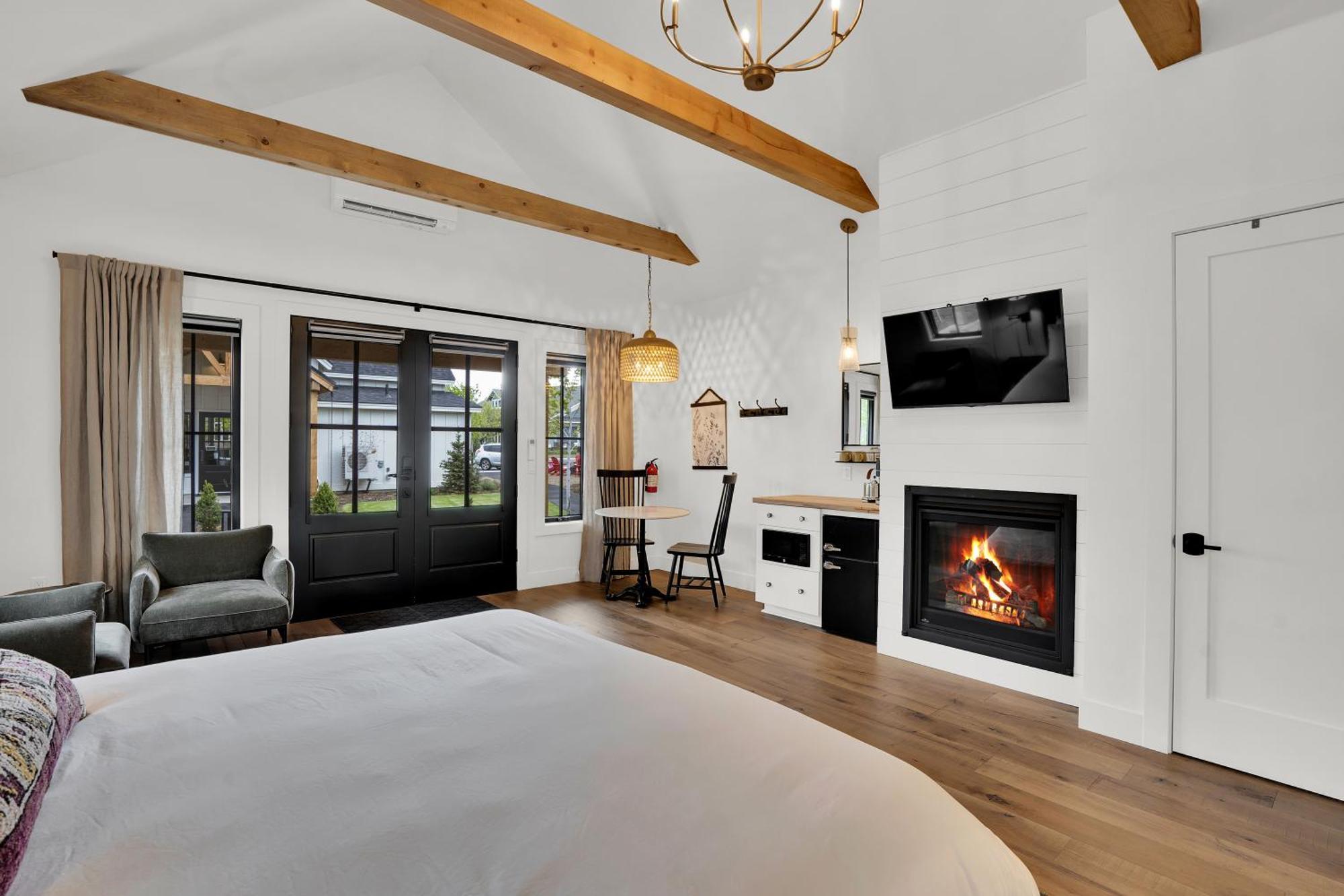 The Scout Boutique Cottages Систърс Екстериор снимка