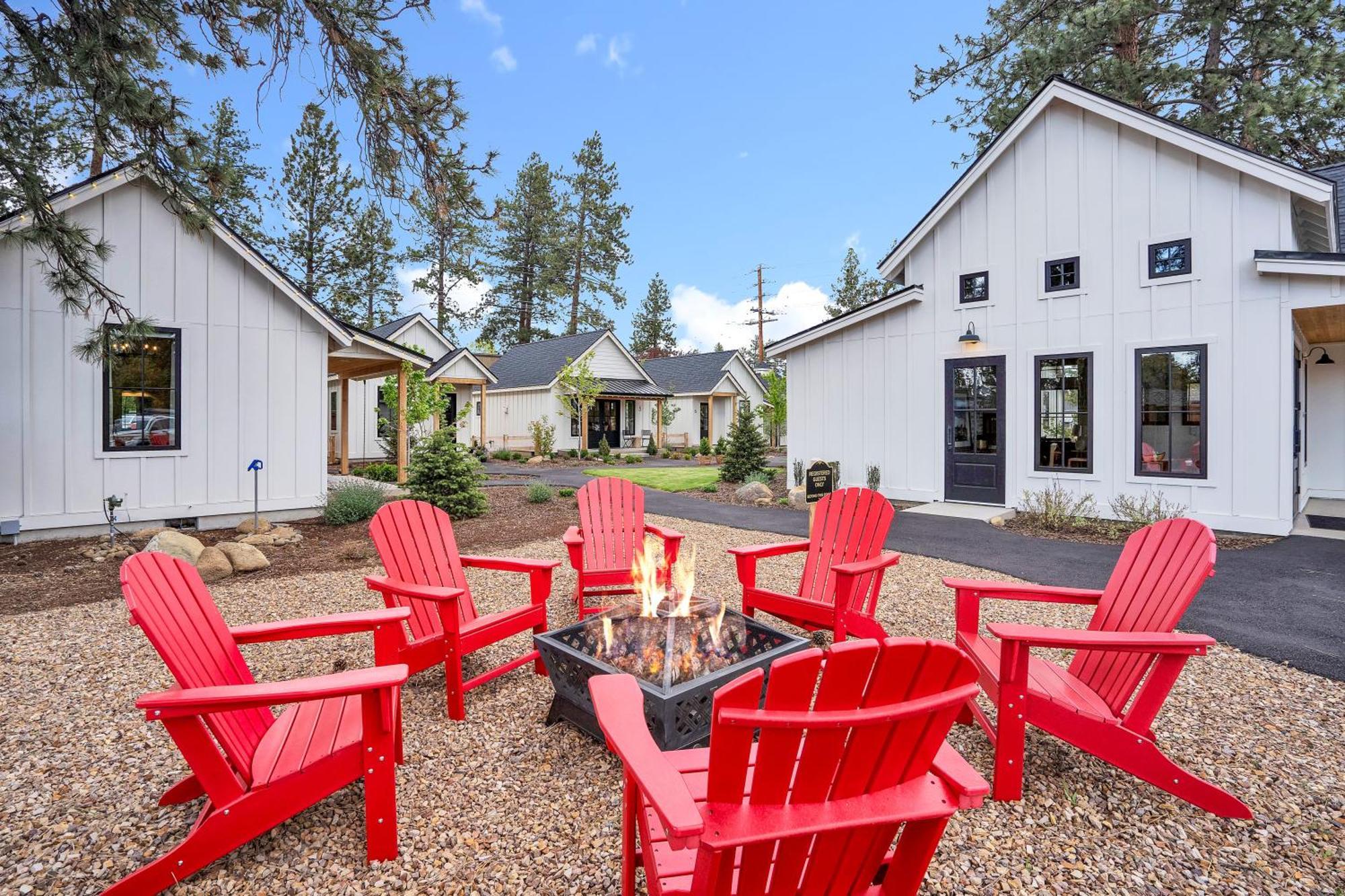 The Scout Boutique Cottages Систърс Екстериор снимка