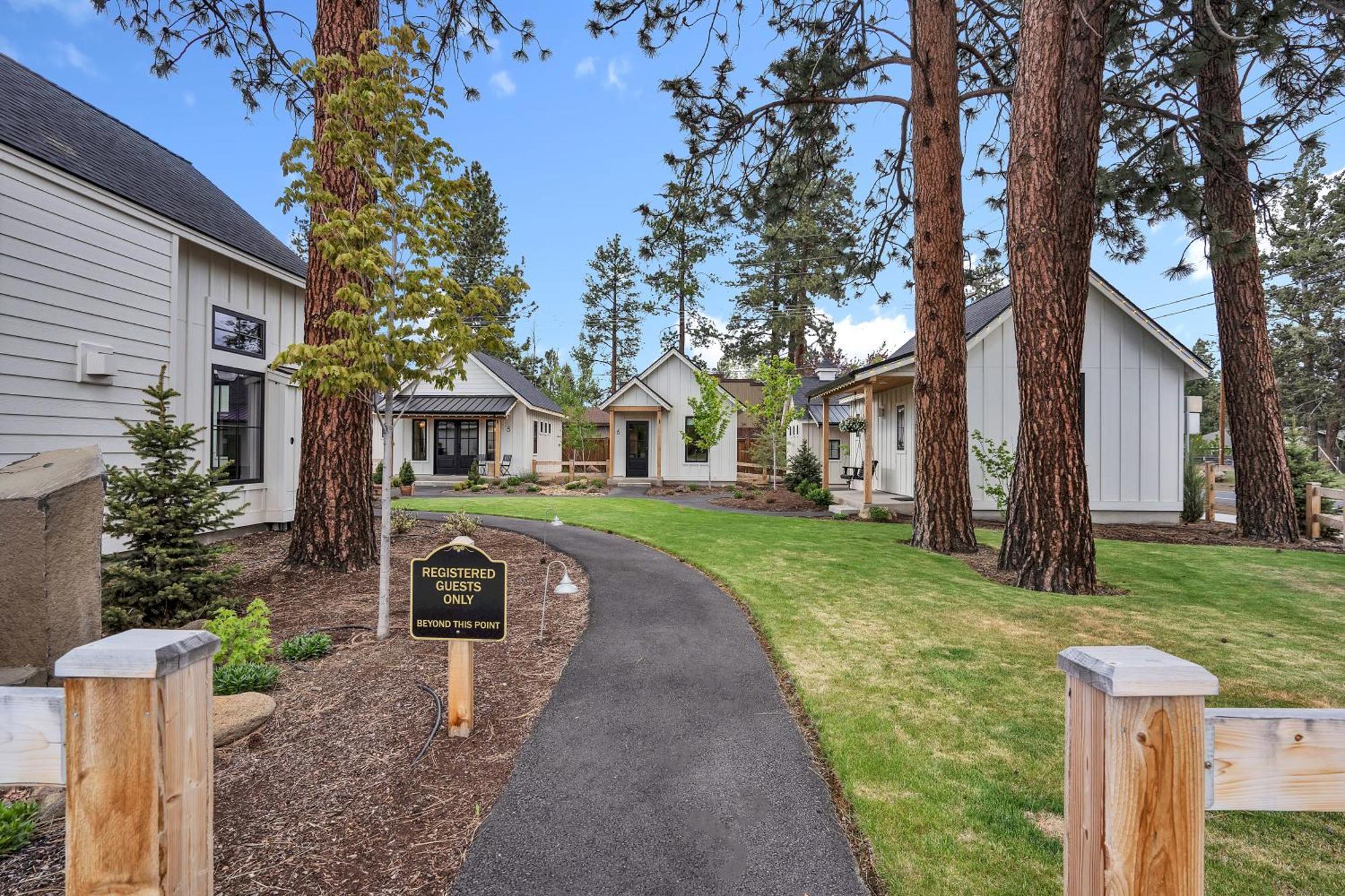 The Scout Boutique Cottages Систърс Екстериор снимка